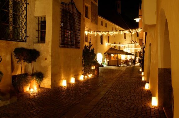 Weihnachtliche Altstadt Klausen